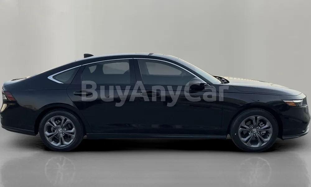 Vehicle photo 3