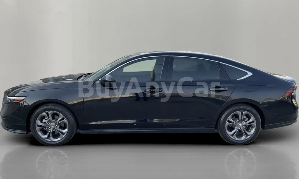 Vehicle photo 4