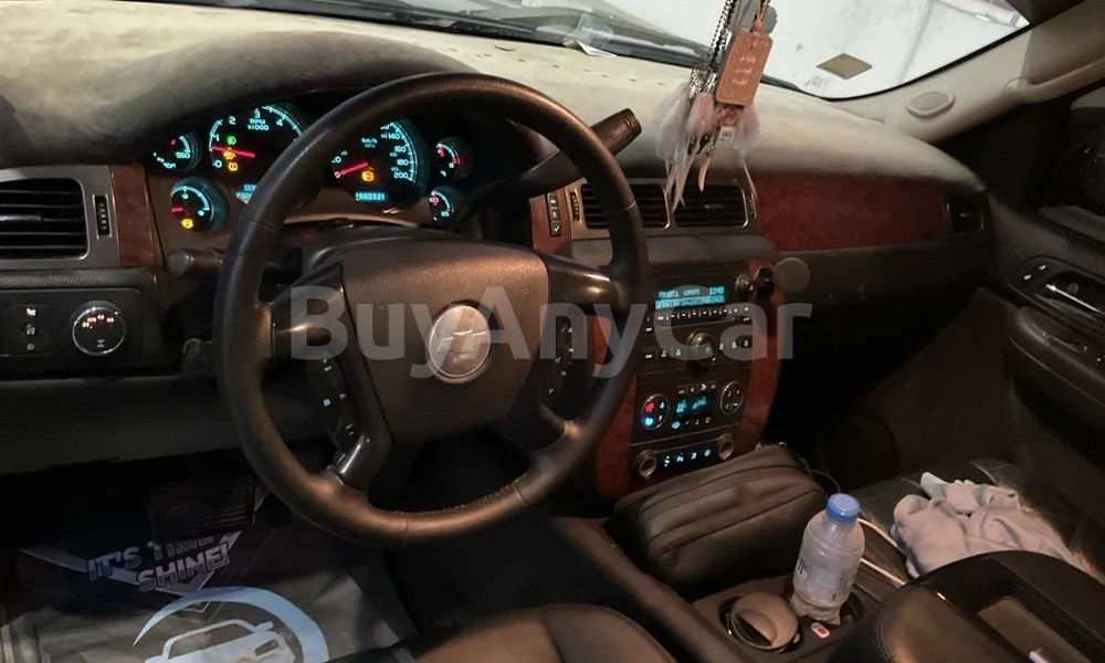 Vehicle photo 9