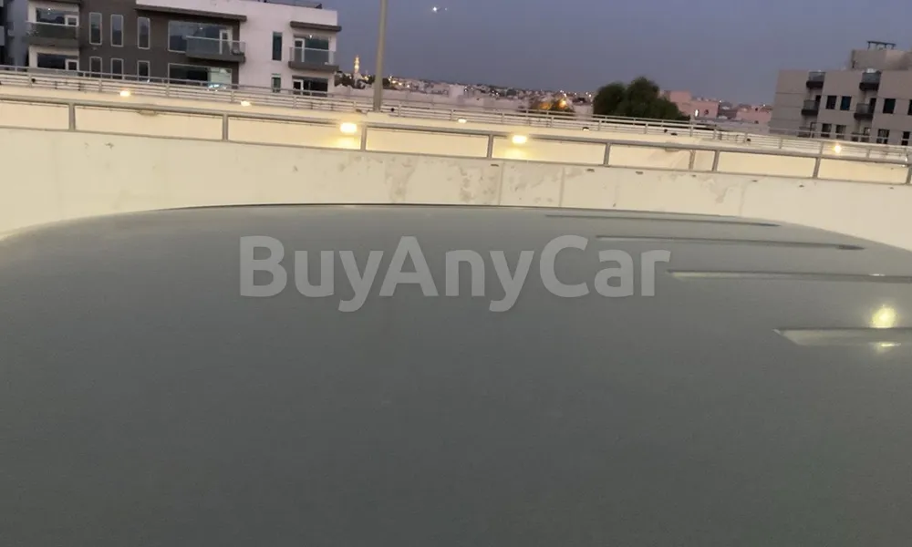 Vehicle photo 4