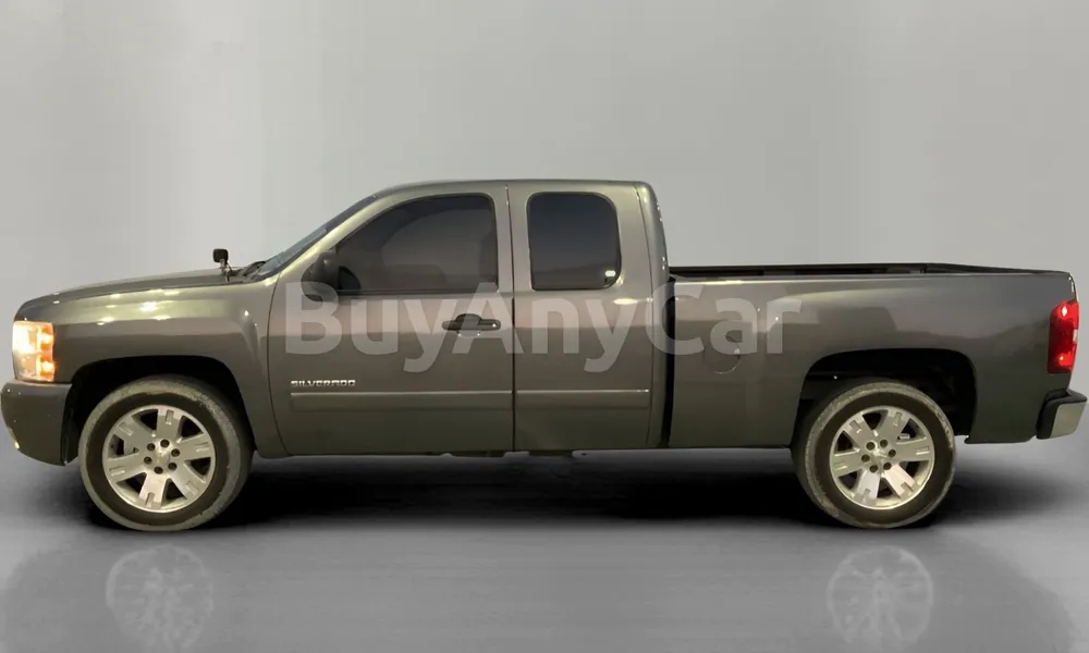 Vehicle photo 6