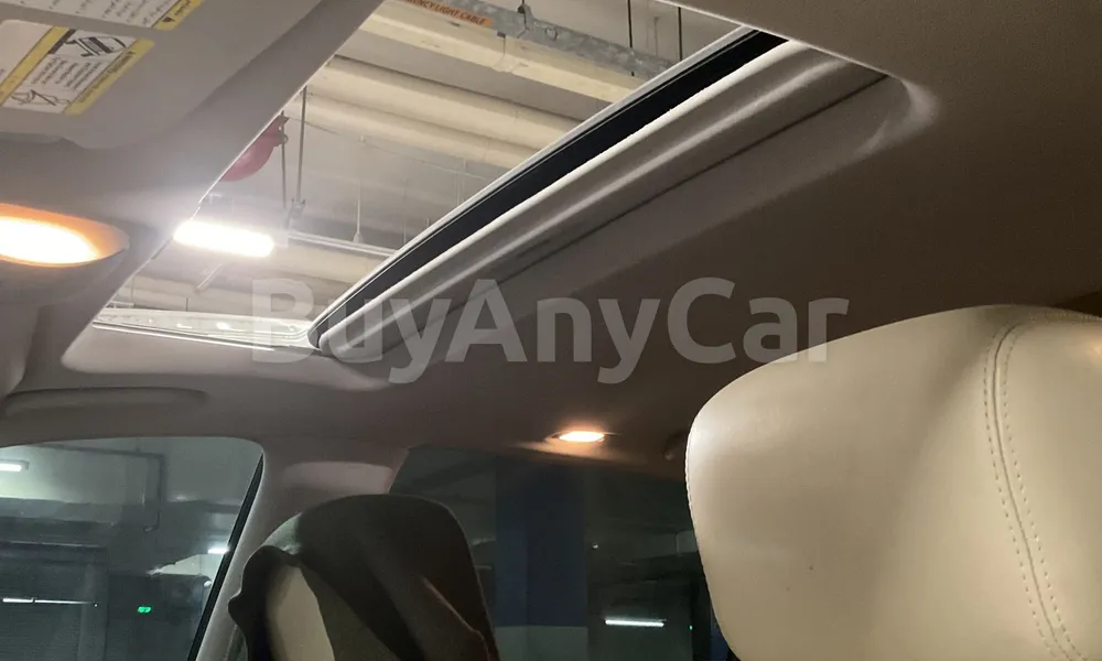 Vehicle photo 9
