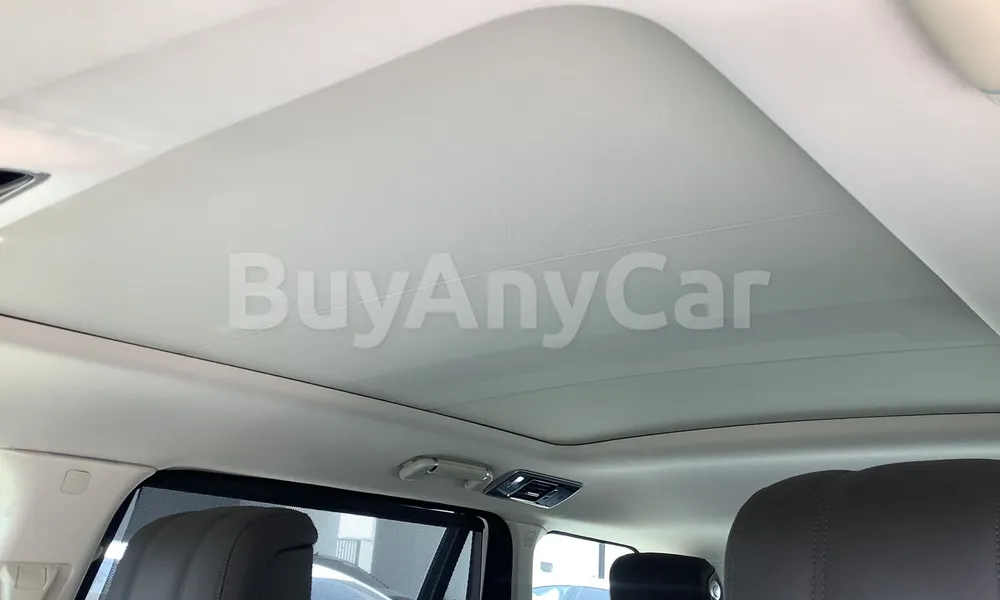 Vehicle photo 9