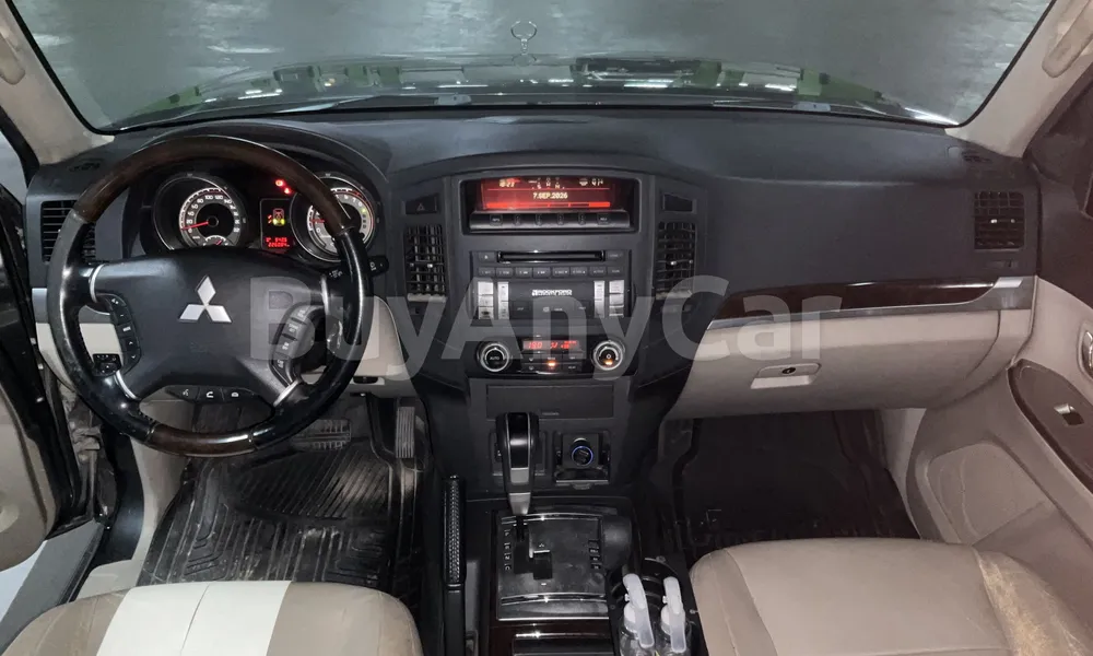 Vehicle photo 9