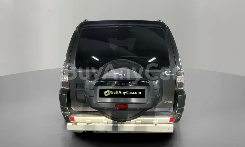 Vehicle photo 2