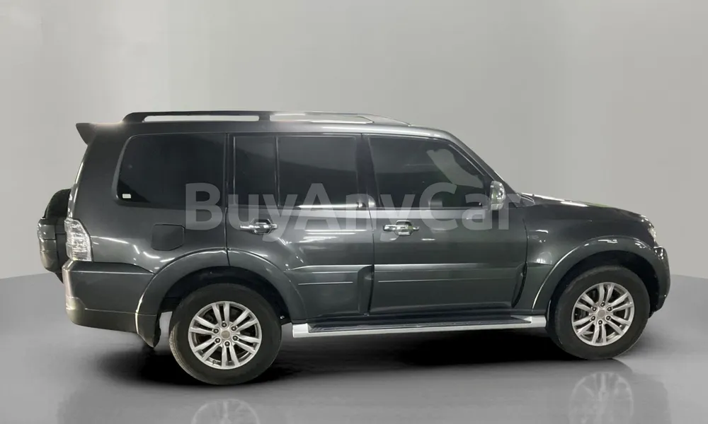 Vehicle photo 3