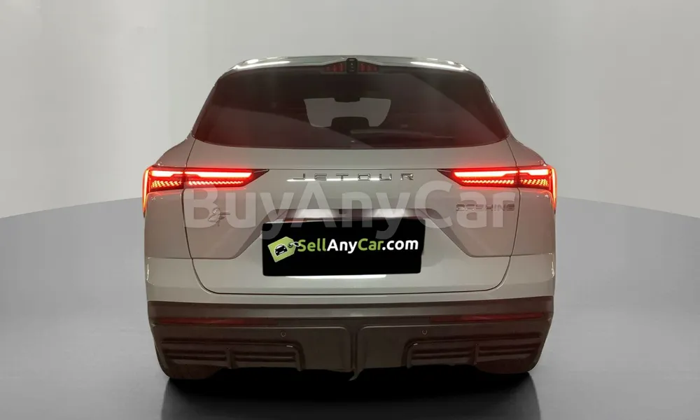 Vehicle photo 2