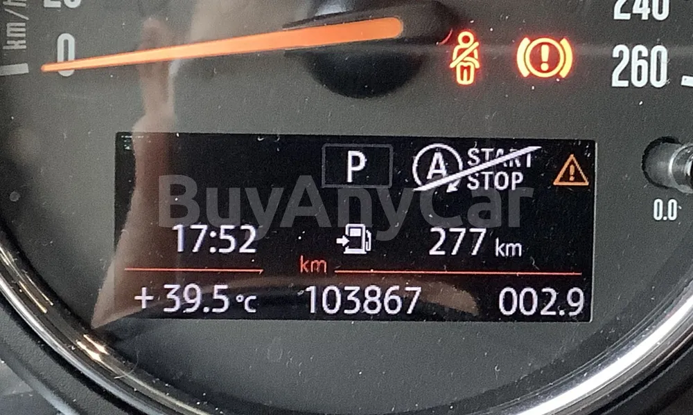 Vehicle photo 8