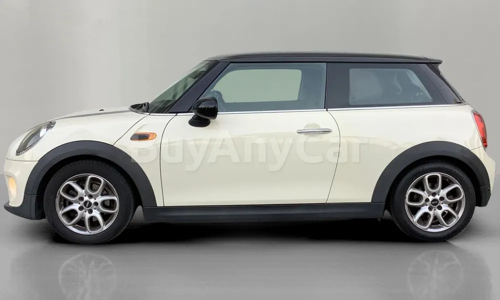 Vehicle photo 4