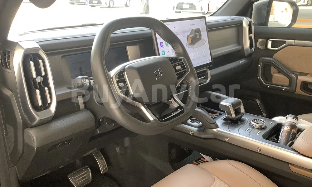 Vehicle photo 9