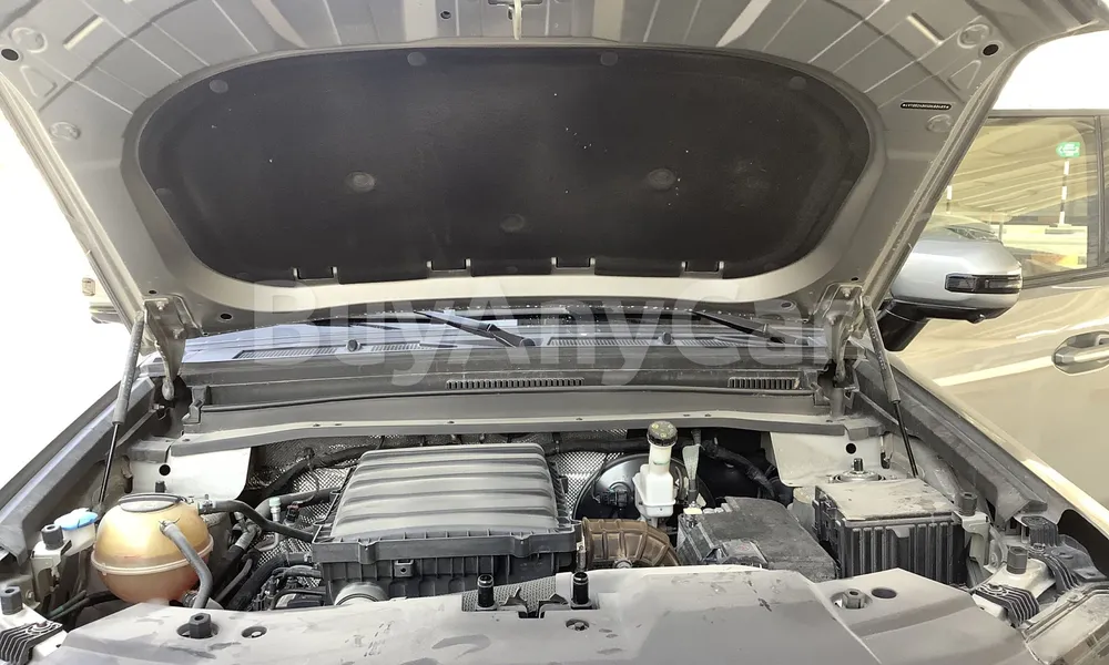 Vehicle photo 6
