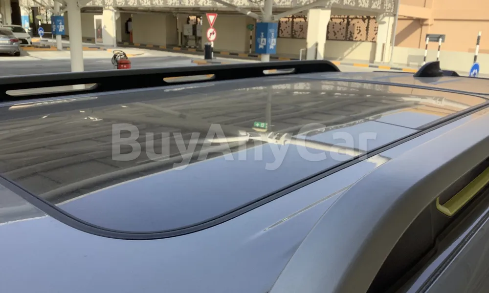 Vehicle photo 5