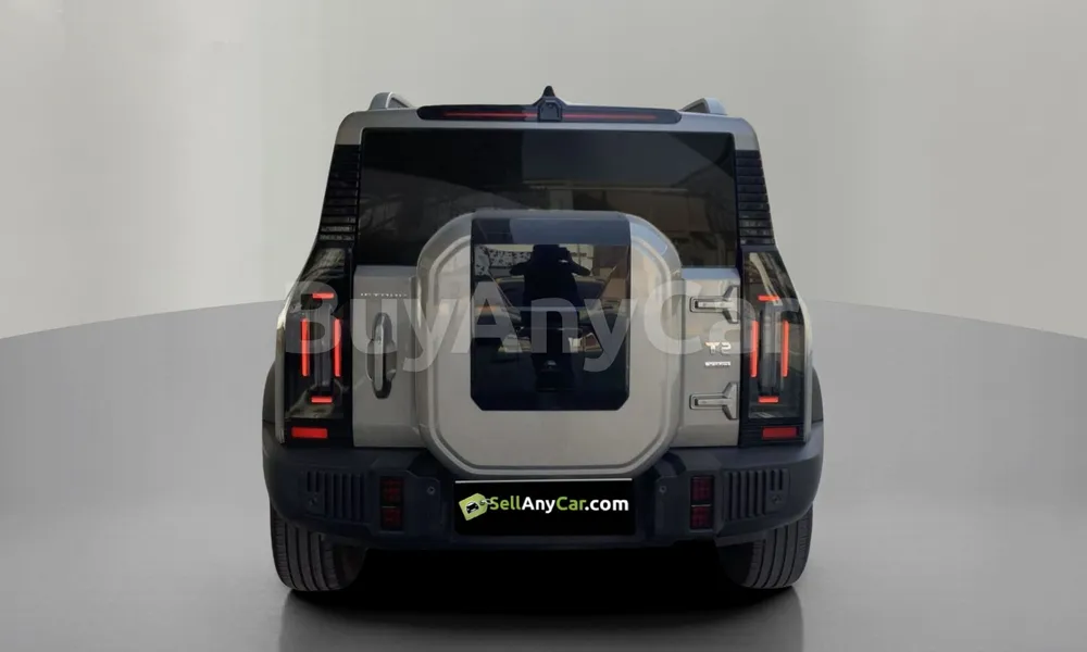 Vehicle photo 2