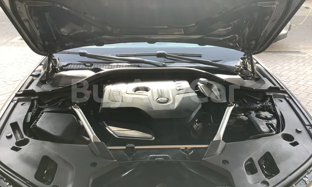 Vehicle photo 6