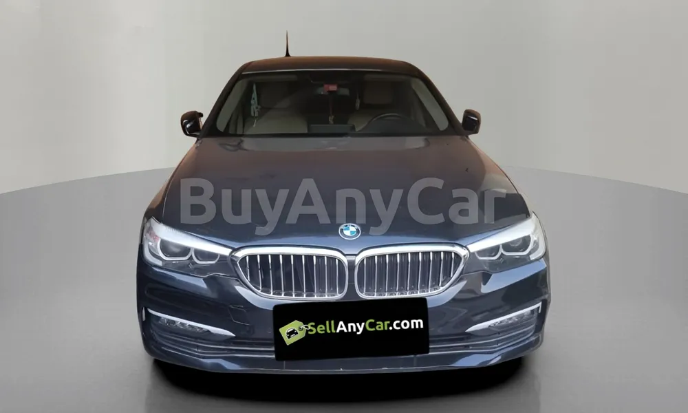 Vehicle photo 1