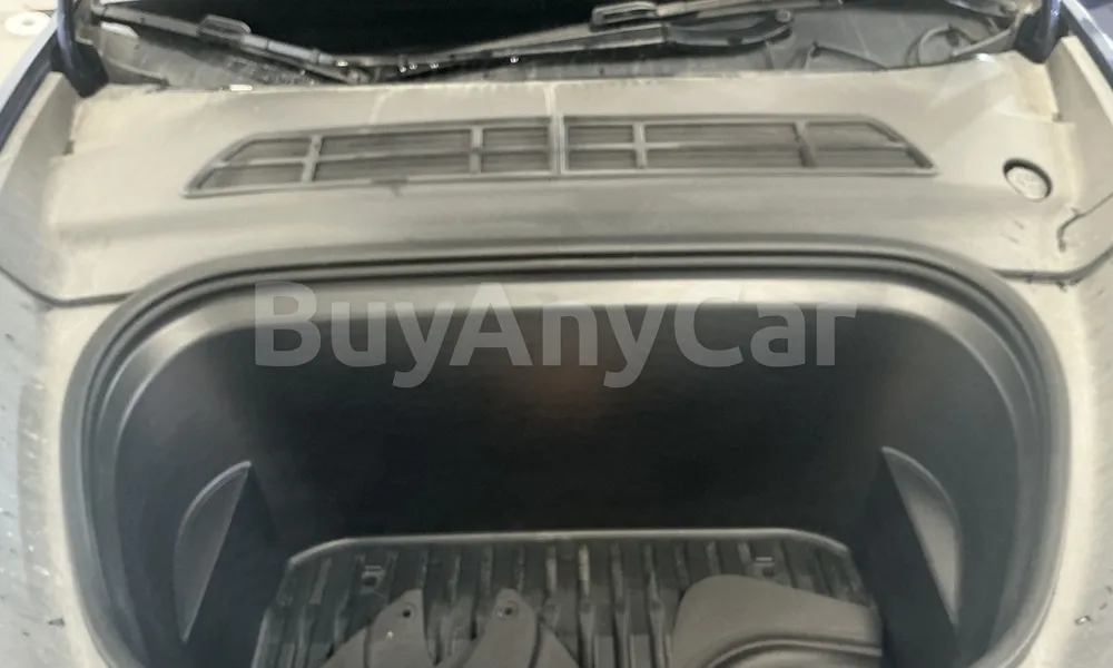 Vehicle photo 6