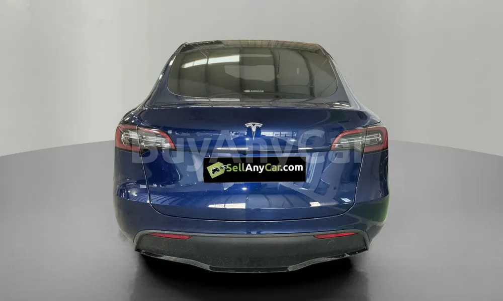 Vehicle photo 2