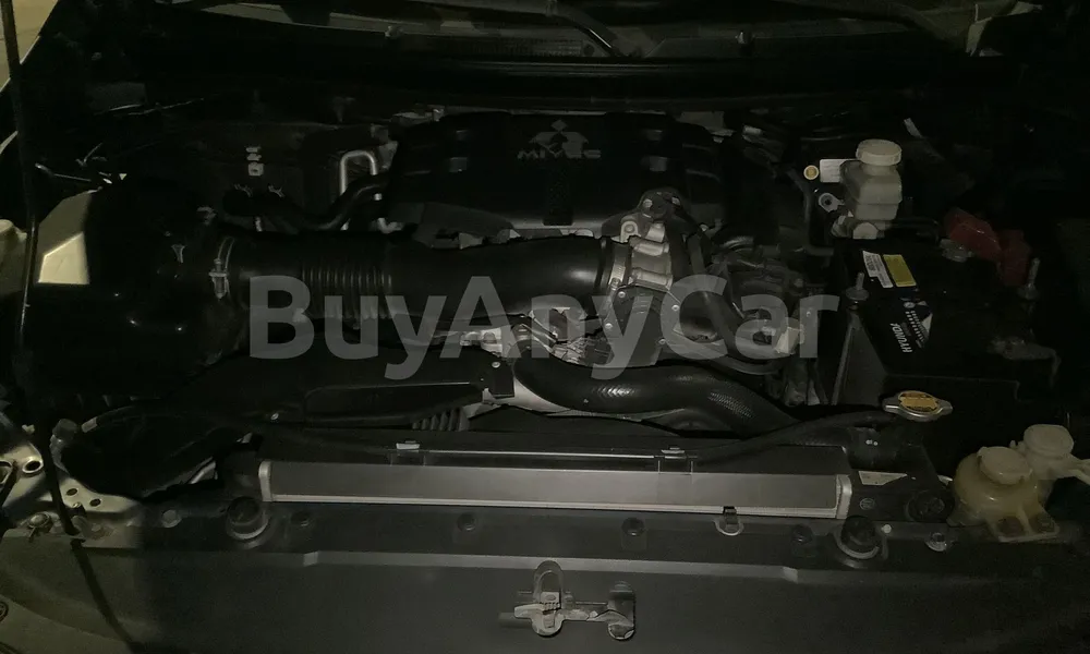 Vehicle photo 6