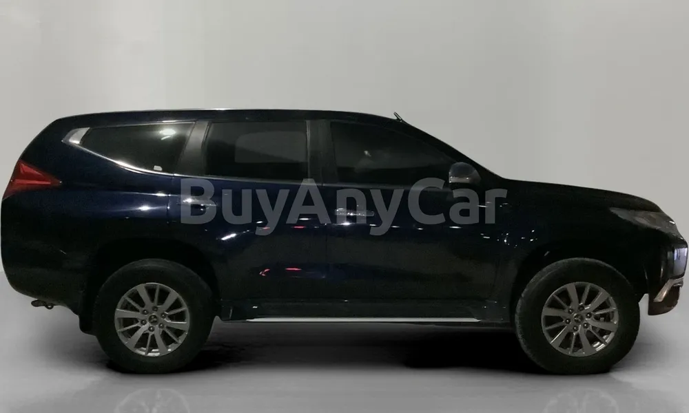 Vehicle photo 3
