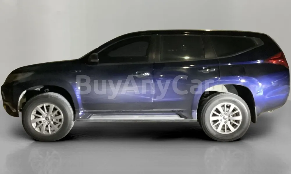 Vehicle photo 4