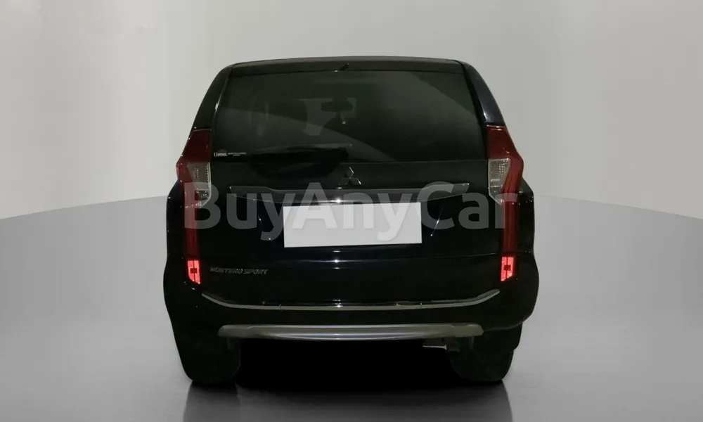 Vehicle photo 2