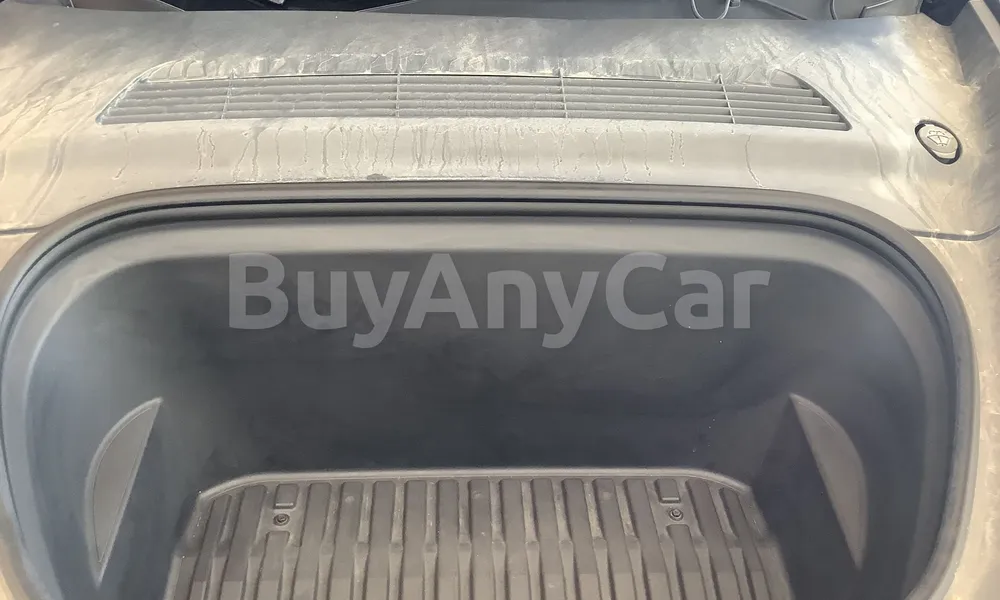 Vehicle photo 7