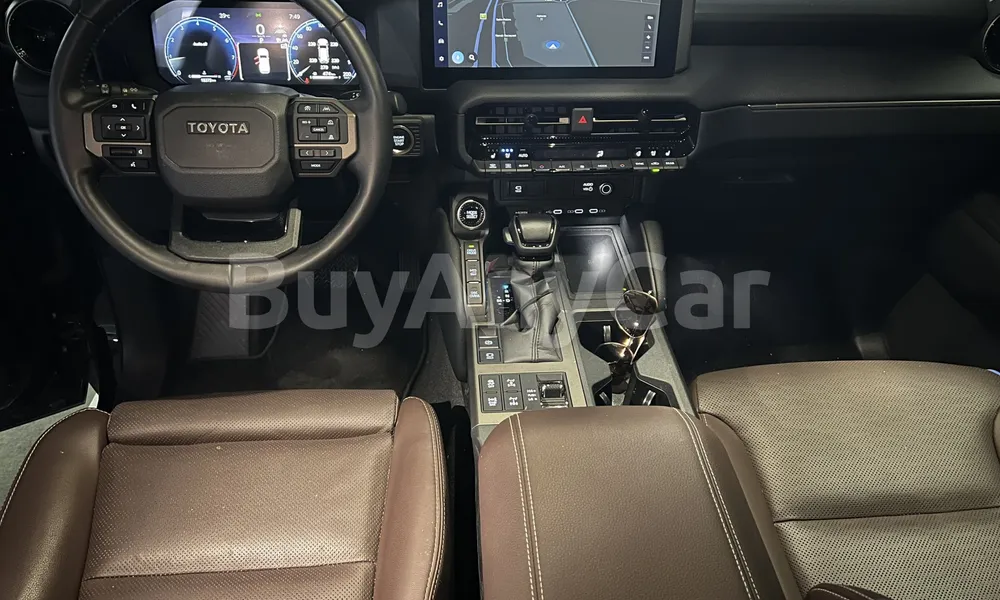 Vehicle photo 8