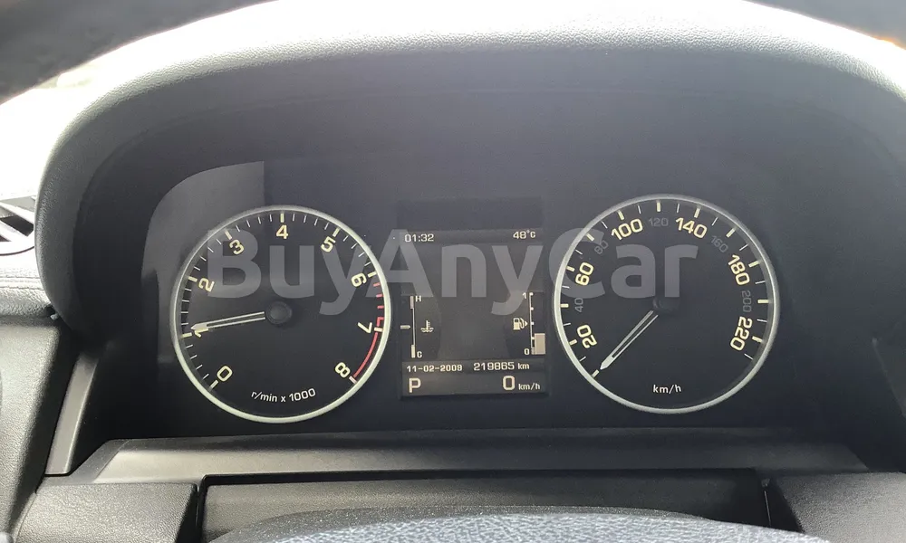 Vehicle photo 8
