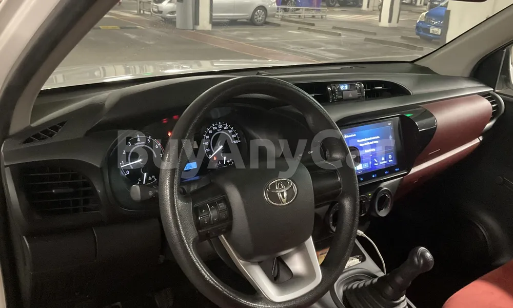 Vehicle photo 8