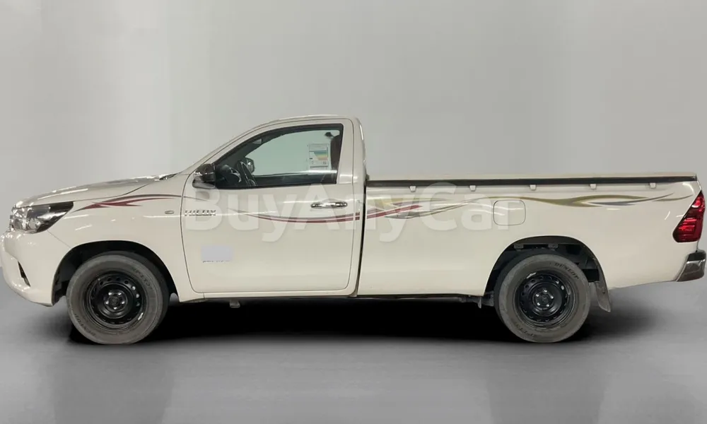 Vehicle photo 4