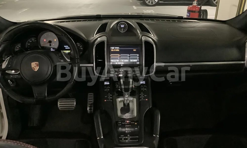 Vehicle photo 8