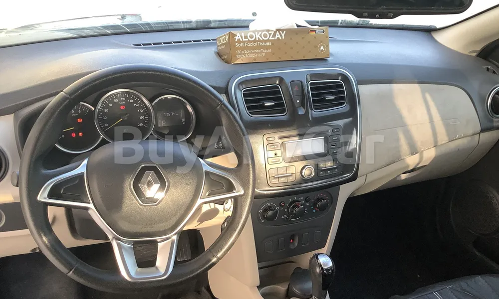 Vehicle photo 8