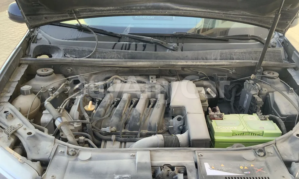 Vehicle photo 6