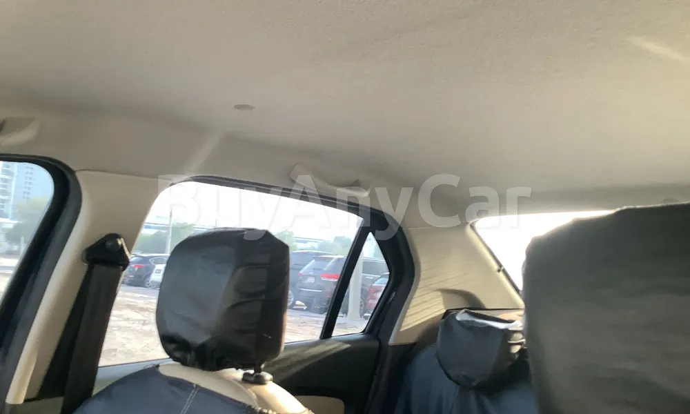 Vehicle photo 9