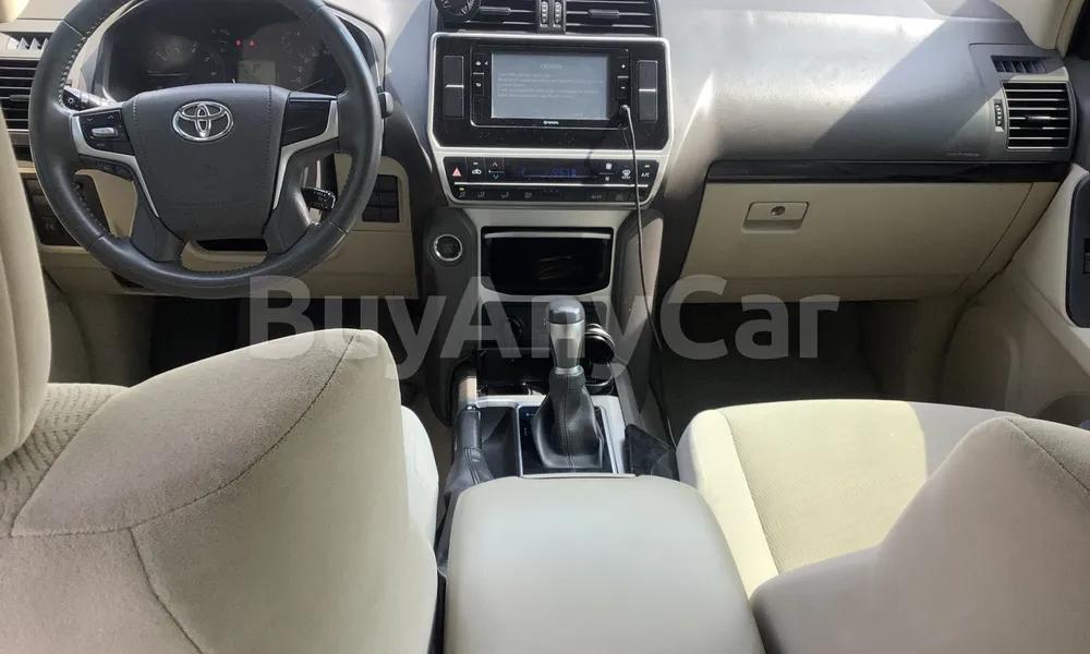 Vehicle photo 6