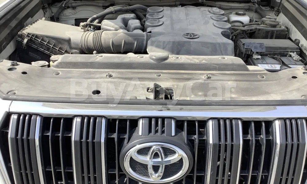 Vehicle photo 7