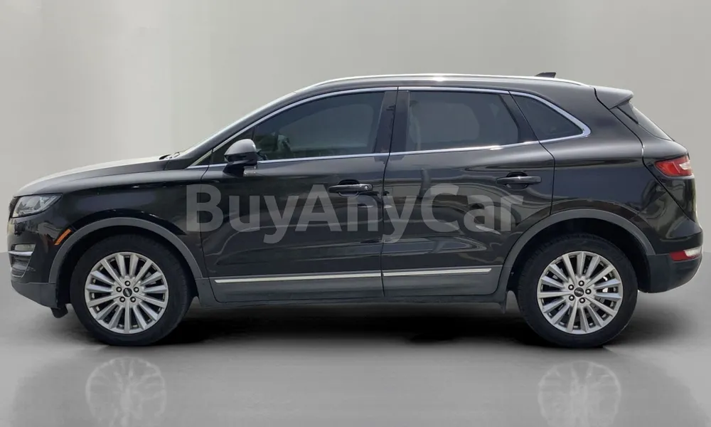 Vehicle photo 4