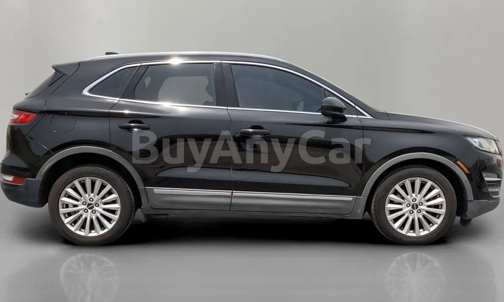 Vehicle photo 3