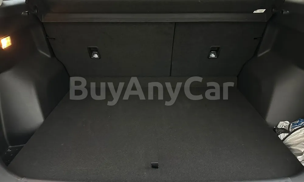 Vehicle photo 11
