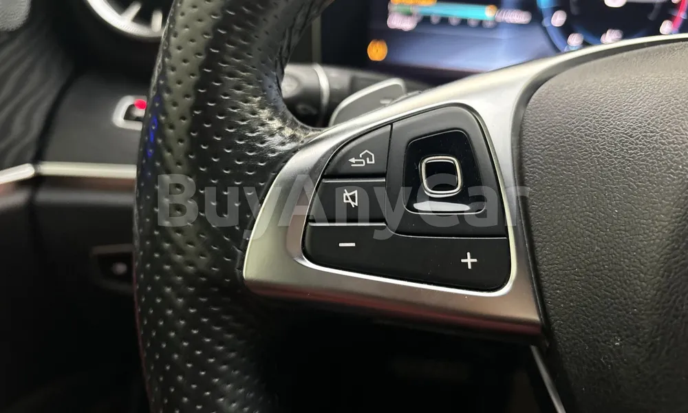 Vehicle photo 15