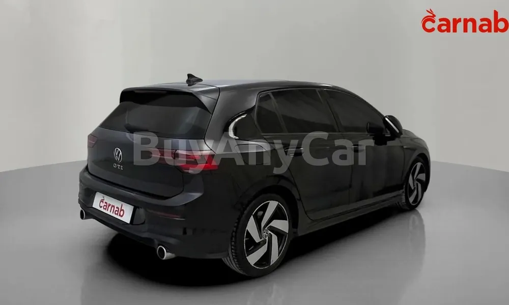 Vehicle photo 9