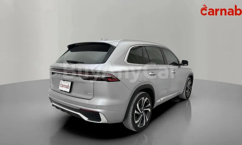 Vehicle photo 15