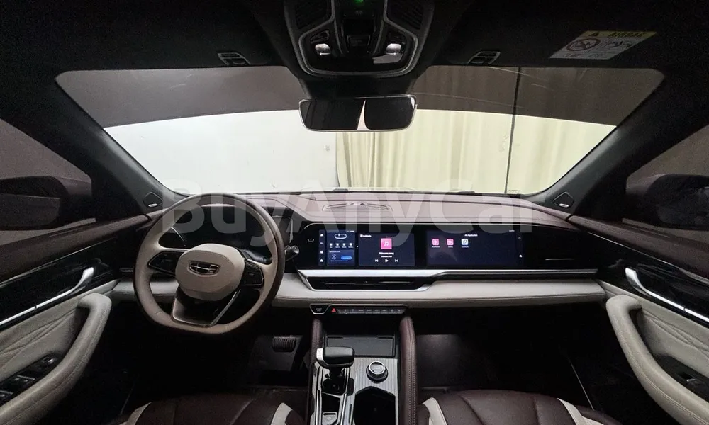 Vehicle photo 5