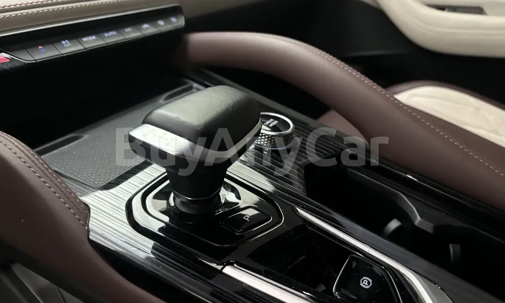 Vehicle photo 6