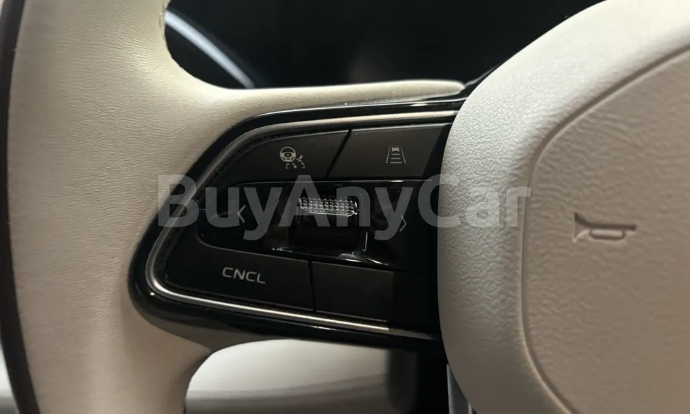 Vehicle photo 16