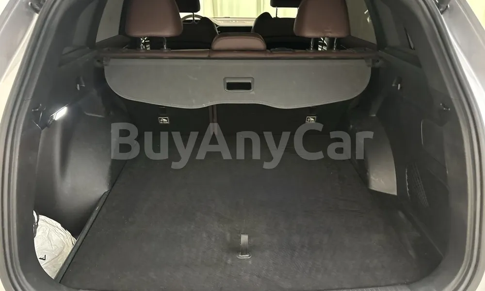 Vehicle photo 9
