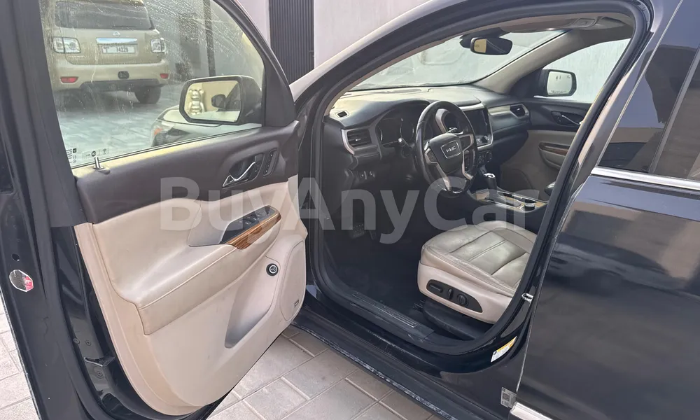 Vehicle photo 2