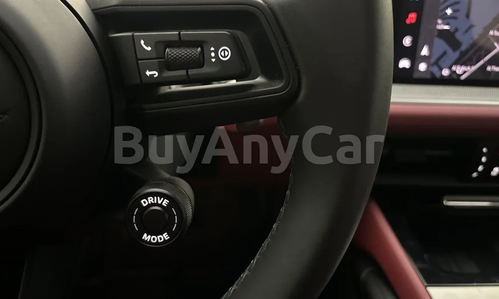 Vehicle photo 11