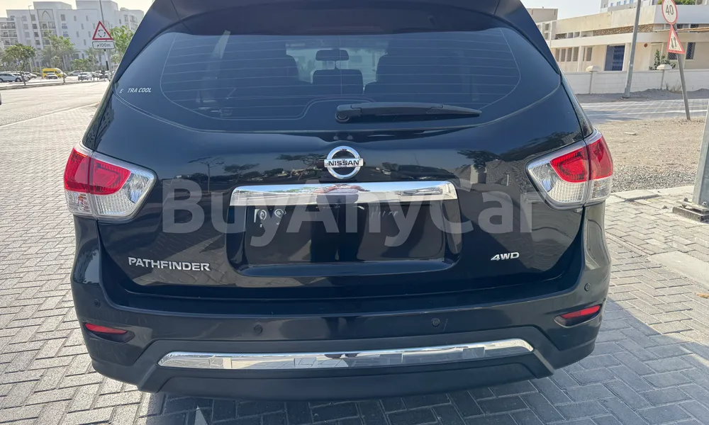 Vehicle photo 6