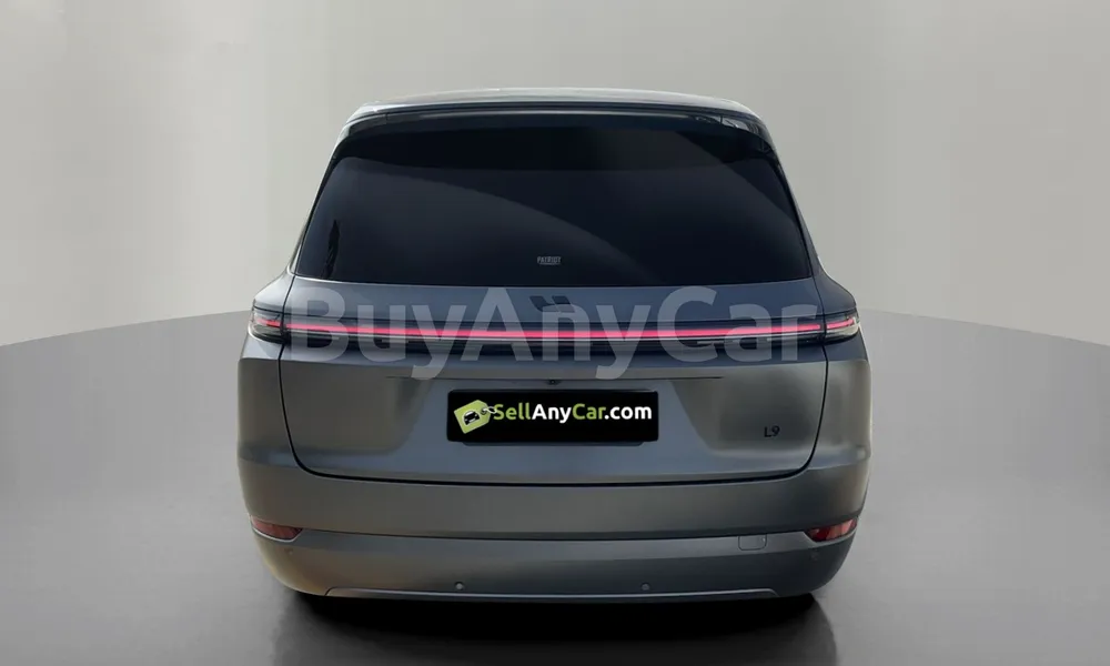 Vehicle photo 2